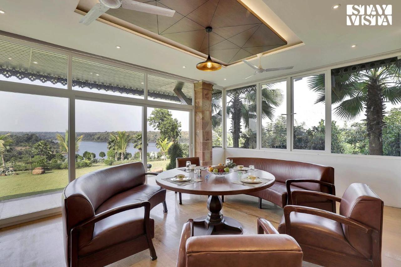 Stayvista'S Lakeside Whispers - Lake & Mountain-View Villa With Lawn & Indoor-Outdoor Games Нагпур Экстерьер фото