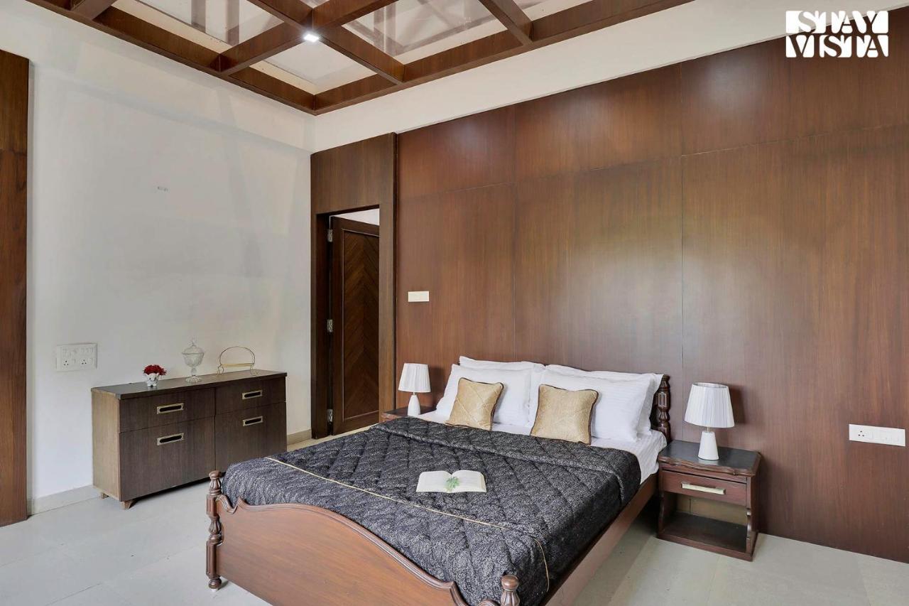 Stayvista'S Lakeside Whispers - Lake & Mountain-View Villa With Lawn & Indoor-Outdoor Games Нагпур Экстерьер фото