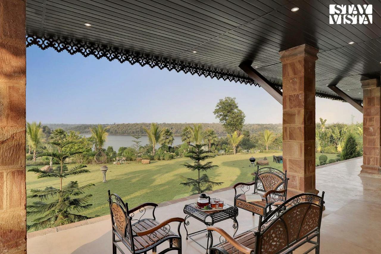Stayvista'S Lakeside Whispers - Lake & Mountain-View Villa With Lawn & Indoor-Outdoor Games Нагпур Экстерьер фото